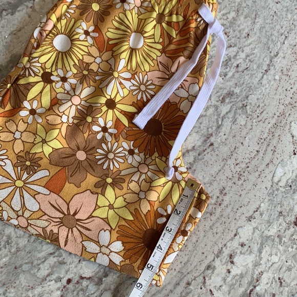 Retro Floral Design Pull on Lounge Shorts - Picture 10 of 10
